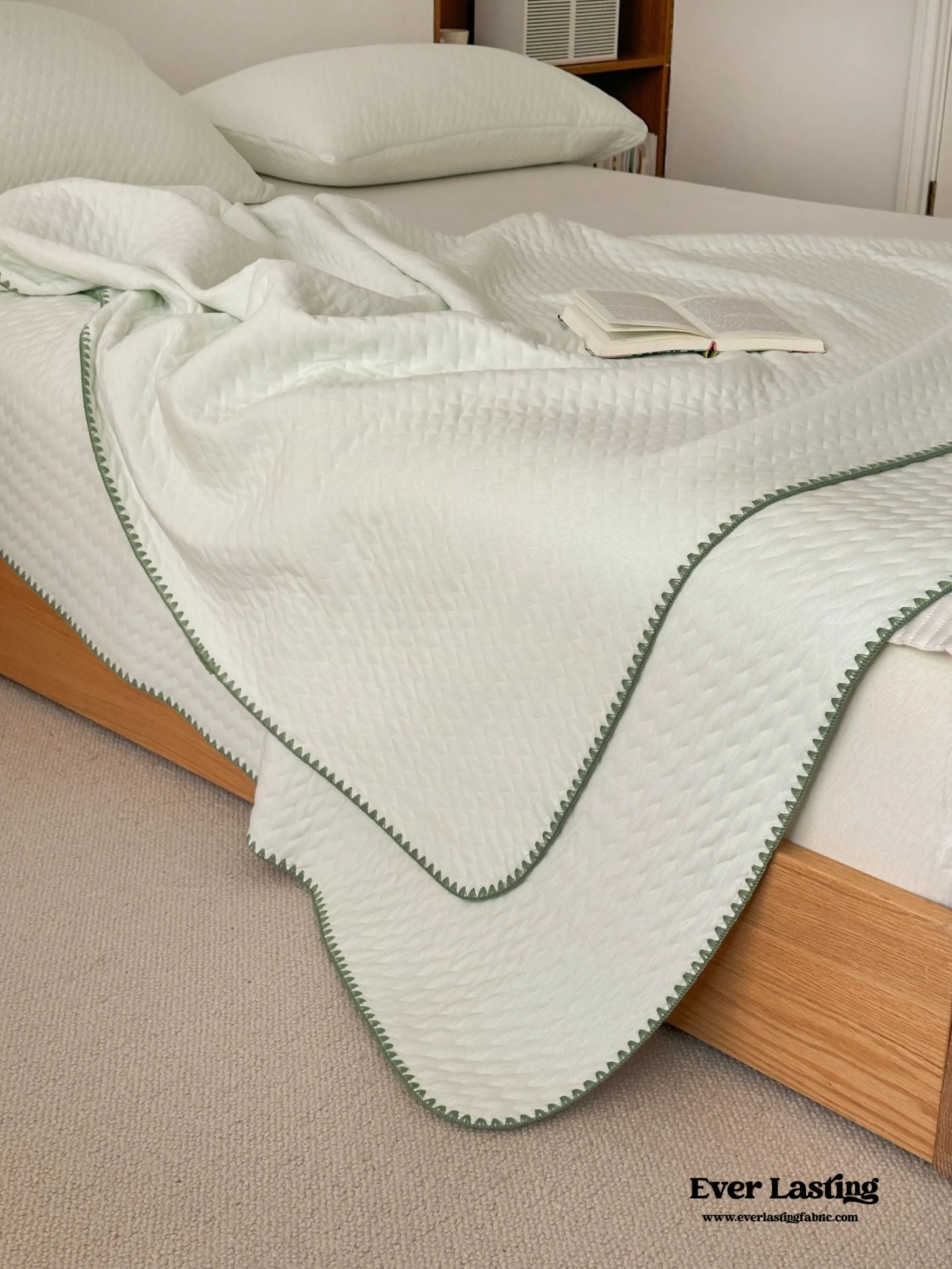 Breathable Pastel Knitted Blanket / Green