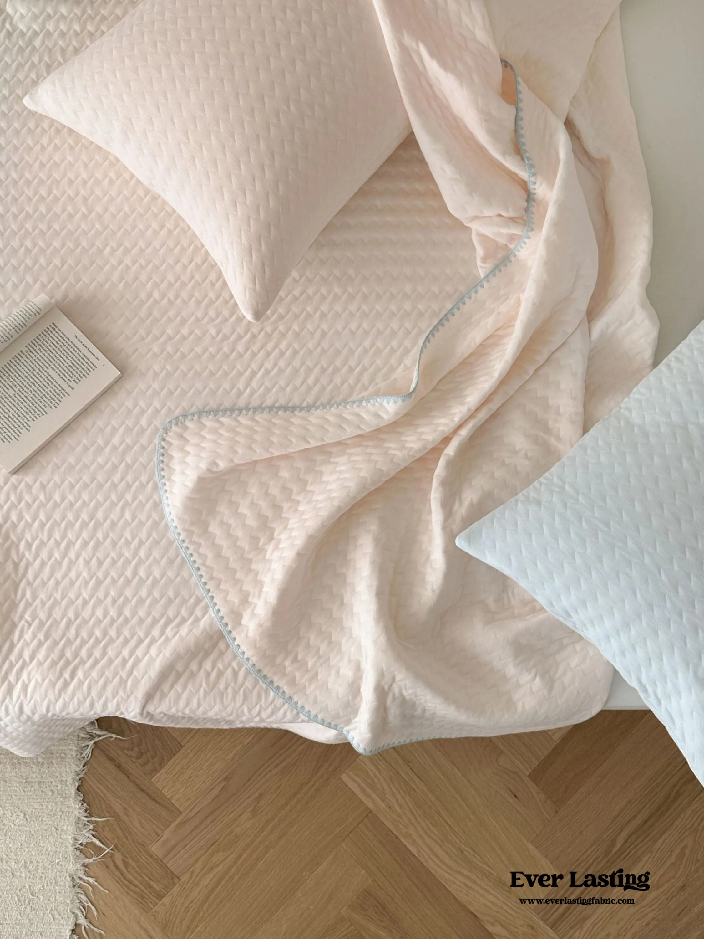 Breathable Pastel Knitted Blanket / Green