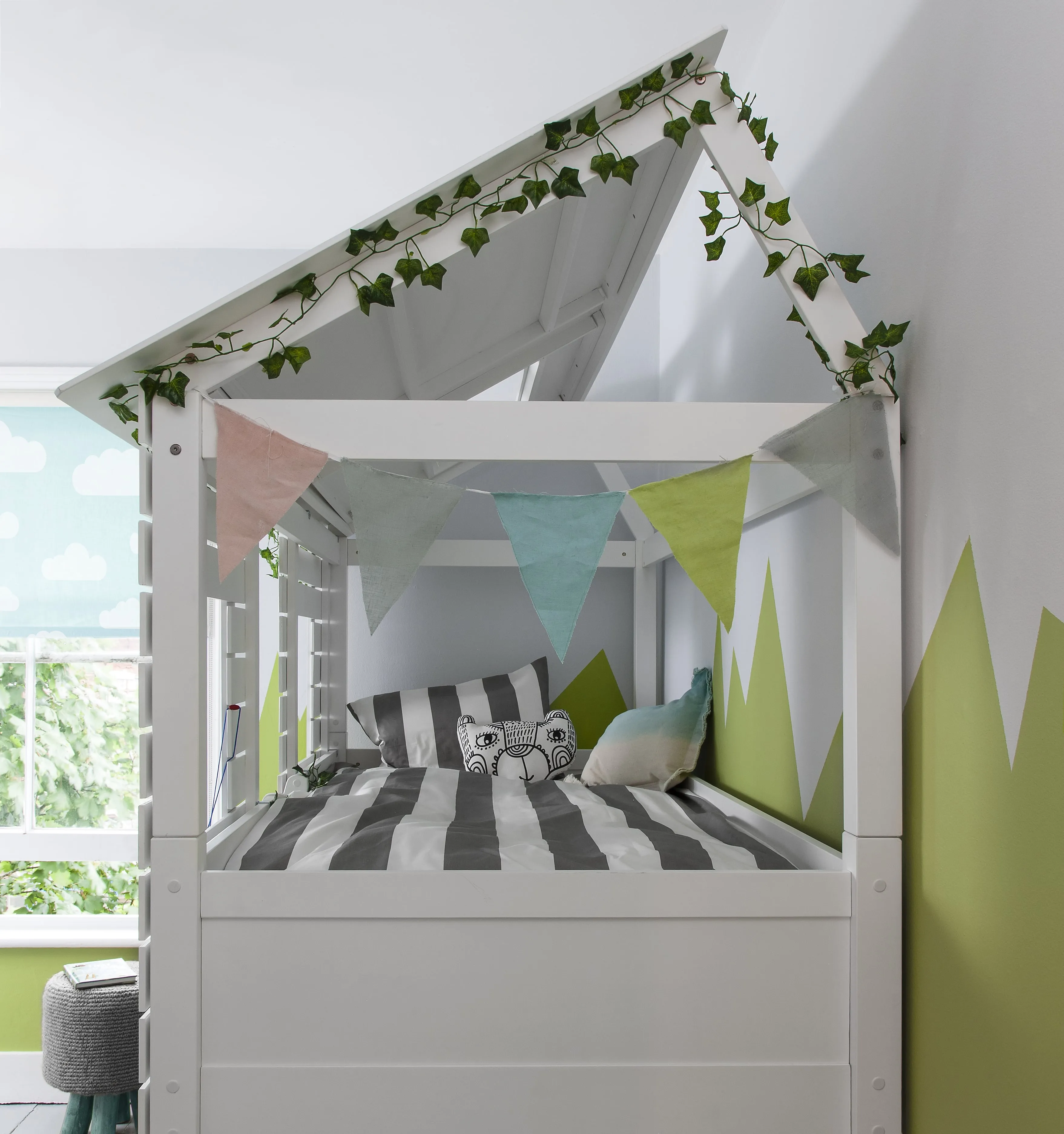 Christopher Jungle Treehouse Midsleeper Bed with Canvas Windows in Classic White